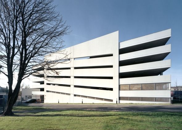 Garaža tvrtke Boehringer, Beč, 2002-2003.sa arh. Dieterom Haydeom
