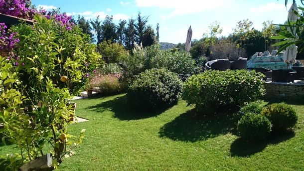 villa-renata-dvoriste