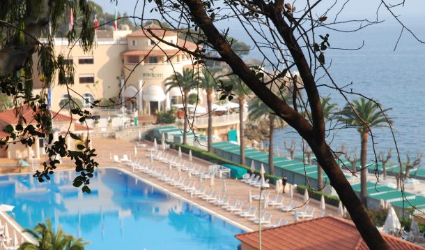 monte-carlo-beach-hotel