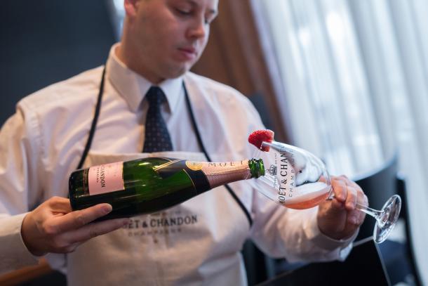 Moët & Chandon Rosé Love Table