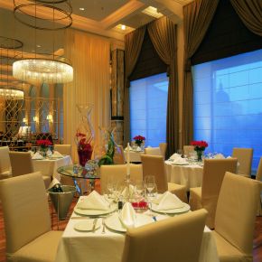 zinfandels-restaurant-separate-section