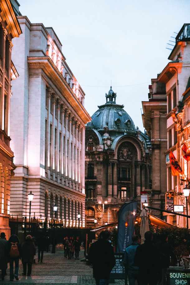 bukurest glavni grad rumunjska adrian dascal unsplash