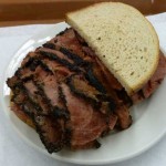 pastrami-sendvic pastrami-sendvic