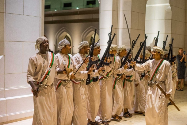 oman opera garda ispred opere