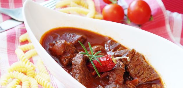 Delikatesni gulaš od srnetine – Pijana srna s pjenušcem