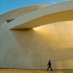 space-girl-niemeyer_l