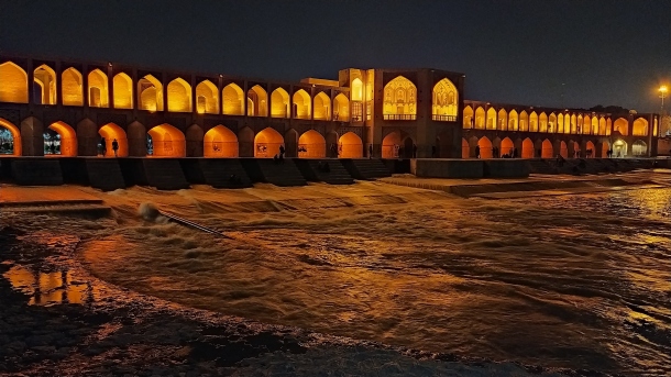 Most Si-o-se Pol Kraljevski most Isfahan Iran
