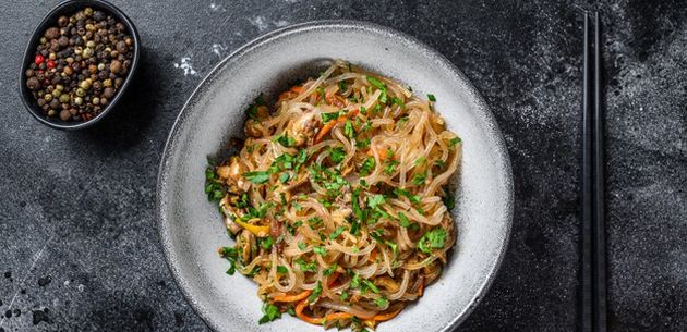 jela u woku junetina i rizini rezanci recept