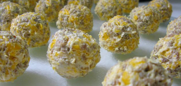 Desert bez šećera sjajne su kuglice s kuminom i korijanderom