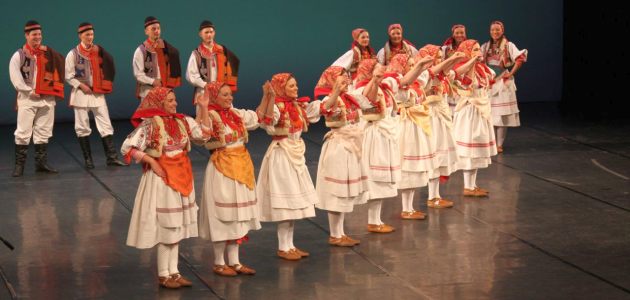 Oko škrinje nevjestine