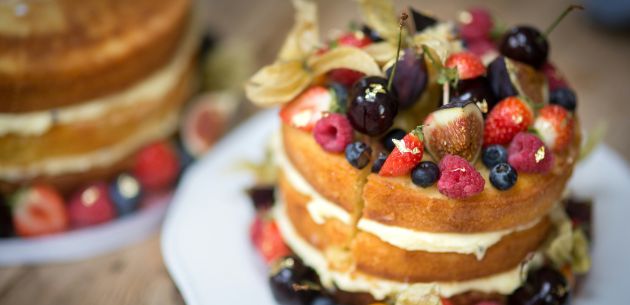 Slatko-ljutkasta simfonija od jagoda i rabarbare