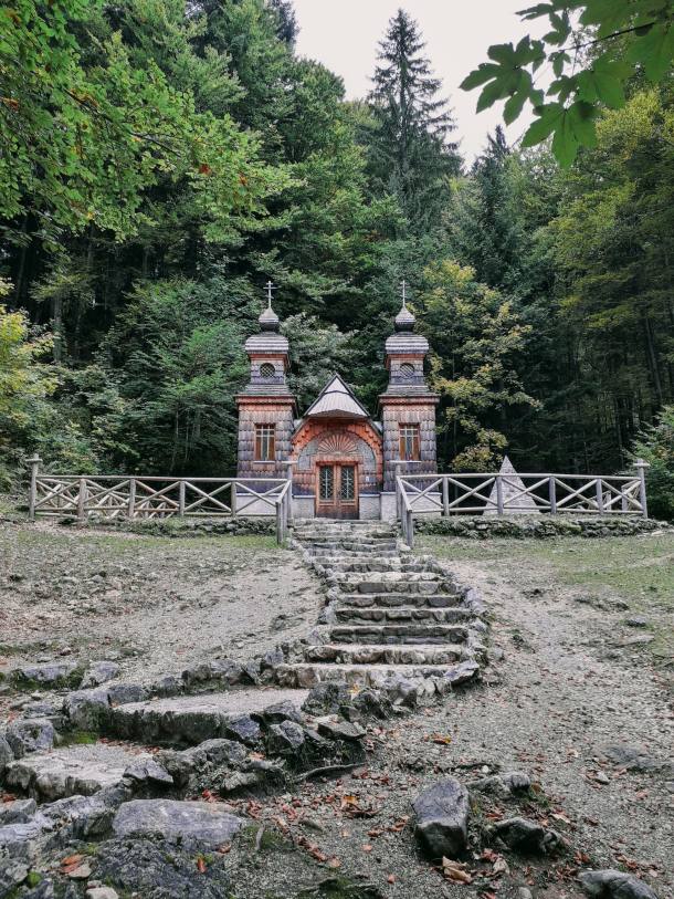 ruska kapelica kranjska gora slovenija