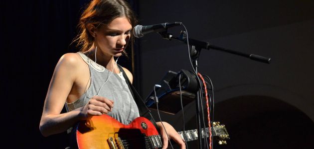 Arhitektica s gitarom osvaja Scenu Amadeo
