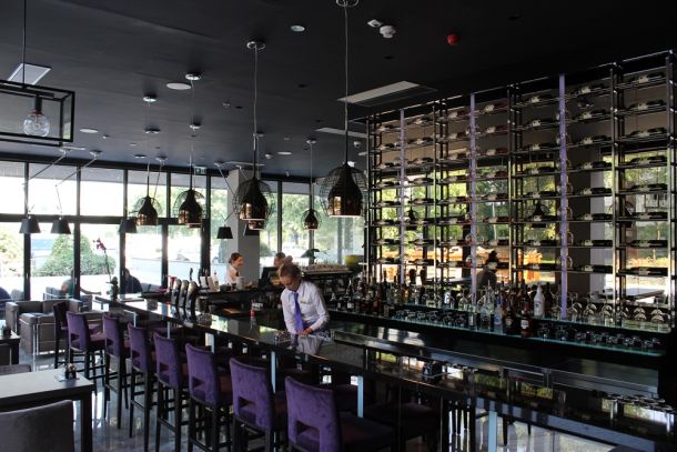 bar