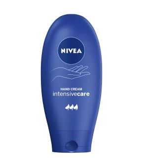 nivea-hand-woman-2