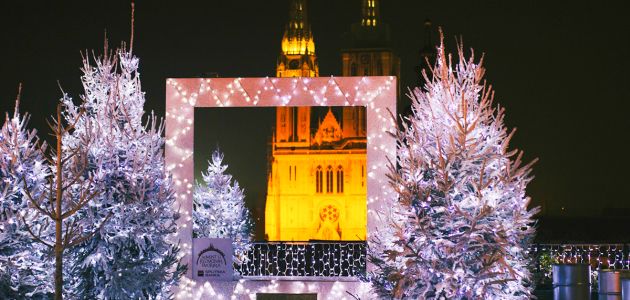 Advent u Klovićevim dvorima