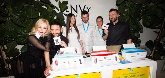 Pred brojnim poznatim damama eNVy room sinoć predstavio novu kolekciju