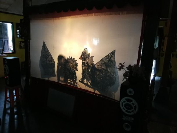 4 wayang