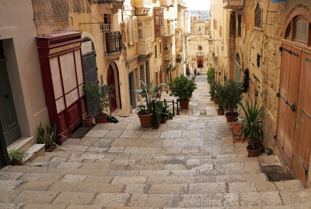 malta naslovna