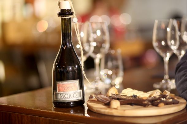 desertno-vino-tomic-moro