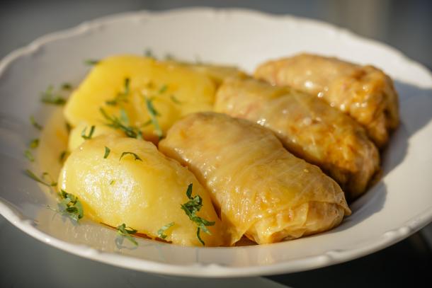 sarma-sa-kuhanim-krumpirom