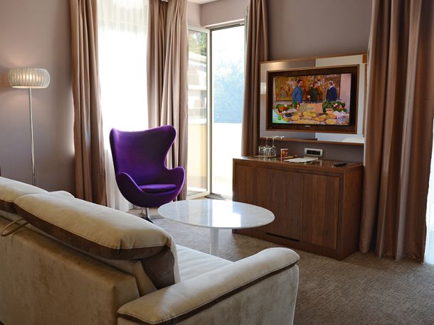 22.Superior Suite