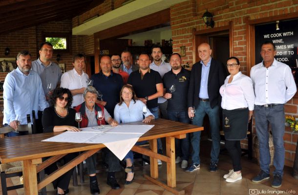 1.Summer Riesling Tasting_Plešivica (3)_ocjenjivači i organizatori