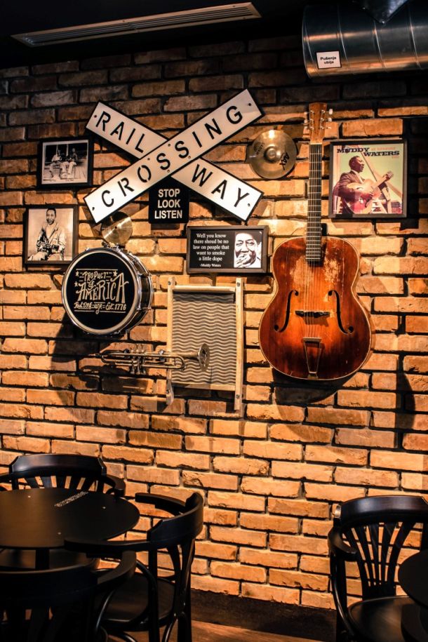 booze-blues-bar-unutrasnjost-4