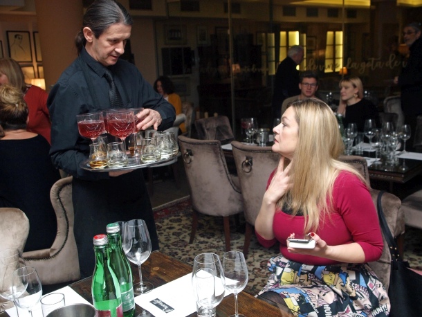 2-Lagani početak-koktel s Aura Ginom Karbun i Teraninom te likerima od Divlje kruške i Suhe smokve-1