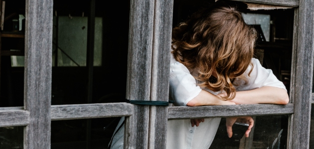 izolacija panika tuga strah