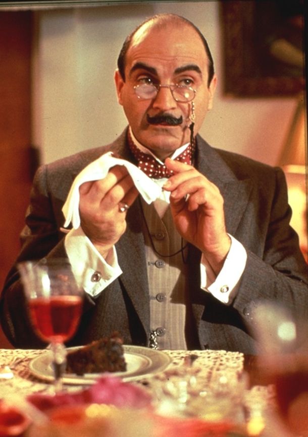 02-agatha-christie-poirot