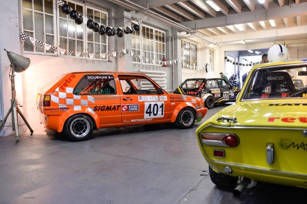 Izlozba oldtimera studio katran