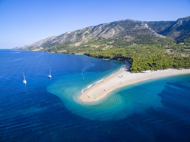 plaza-zlatni-rat