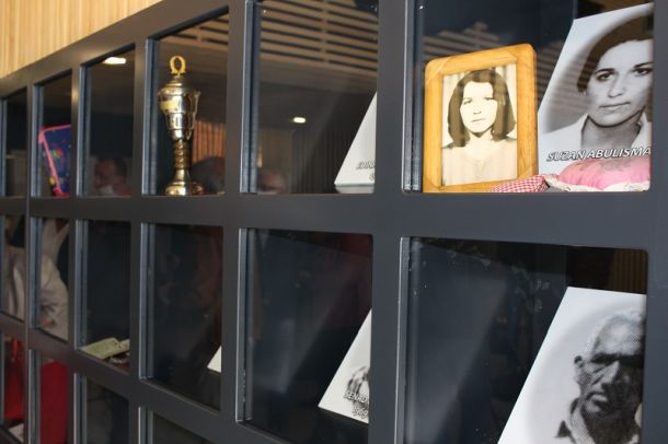 tuzla-memorijalni-centar-kapija-6