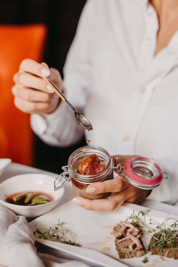 Lazni Svjedok bistro zrinjevac