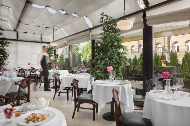 02-le-bistro