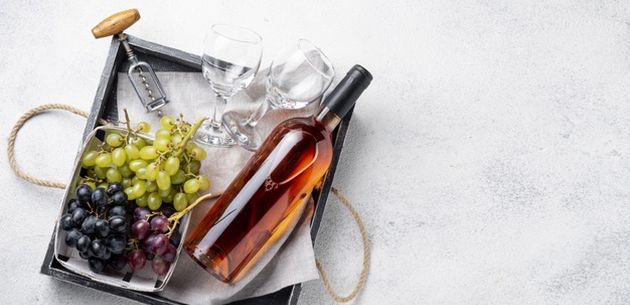 rose vino i grozde vina