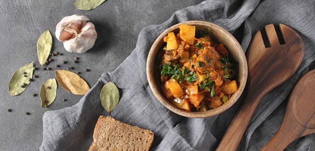 Perkelt s pilećim iznutricama i žgancima od heljde