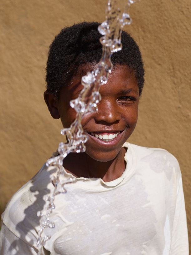 dan zemlje dijete i vodaAcqua for Life 2021 - Viviane Sassen