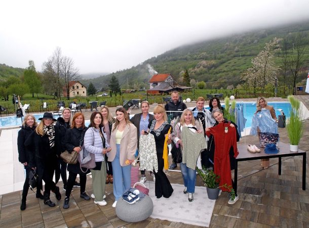 ALma Premerl Zoko i ekipa- camping 6- C&A