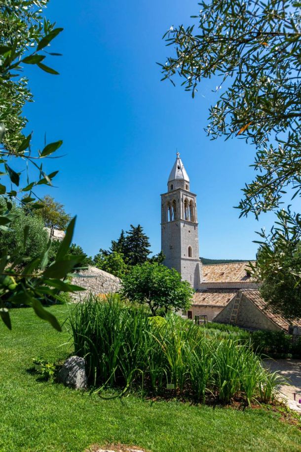 otok lapud crkva Monastery credit Dario Odak