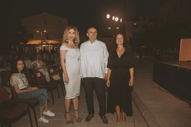 Ecija Ojdanic, gradonačelnik Drnisa Josip Begonja i Ivana Menđušić