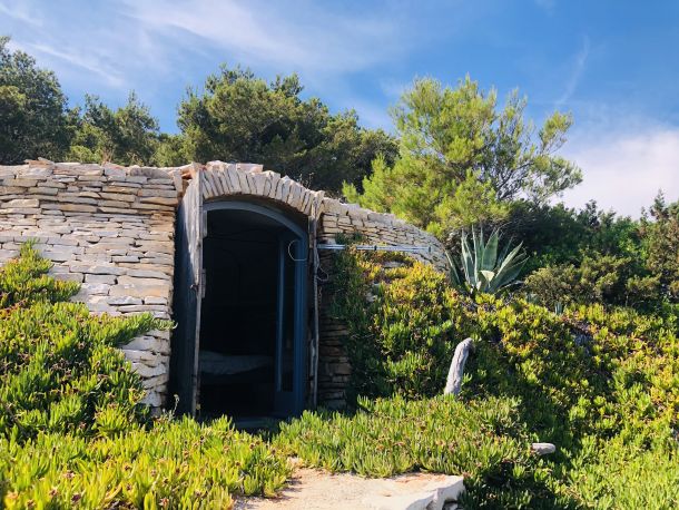 kamena kuca glamping Plage Cachée hvar