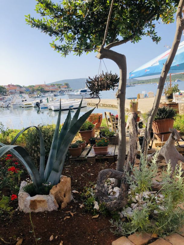 pristaniste otok ilovik