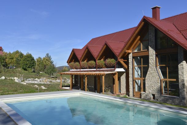 izletiste mrzlin grad la ursula pansion