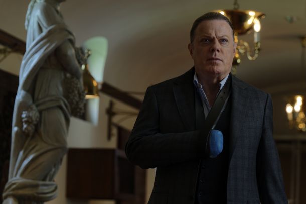 Eddie Izzard kao Langdonov mentor Peter Solomon