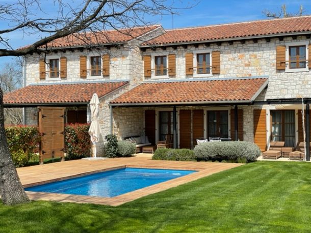 villa s bazenom meneghetti