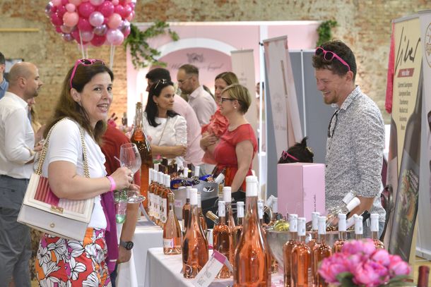 9-pink-day-festival-1