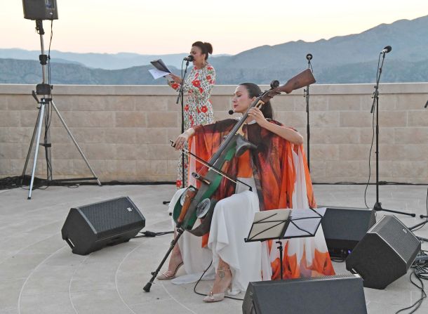 Ana Rucner & Klapa sveti Mihovil 4