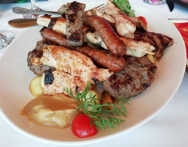bosanski specijalitet Lovac roštilj